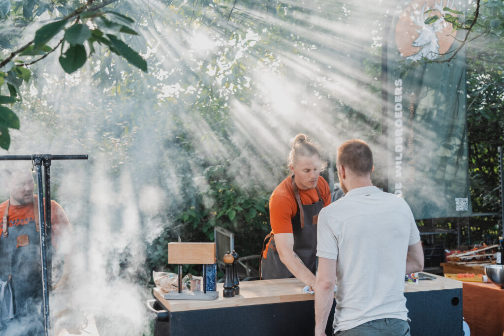 Stretchtent bruiloft catering in de natuur_ de wildbroeders_01
