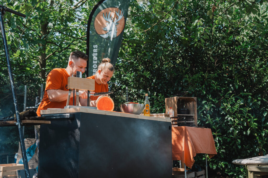 Stretchtent bruiloft catering in de natuur_ de wildbroeders_02